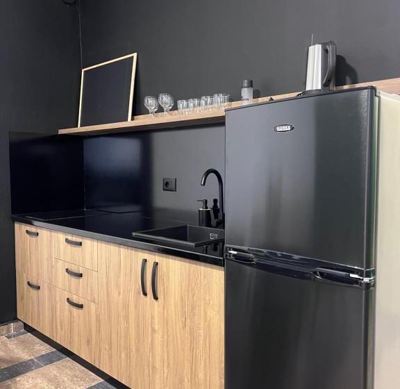 اتاق لوکس چهار تخته, Cactus Apartments