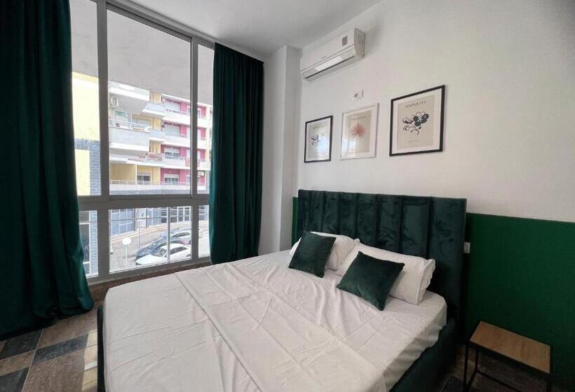 اتاق لوکس چهار تخته, Cactus Apartments