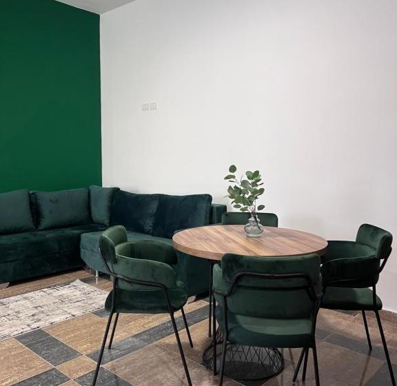 اتاق لوکس چهار تخته, Cactus Apartments