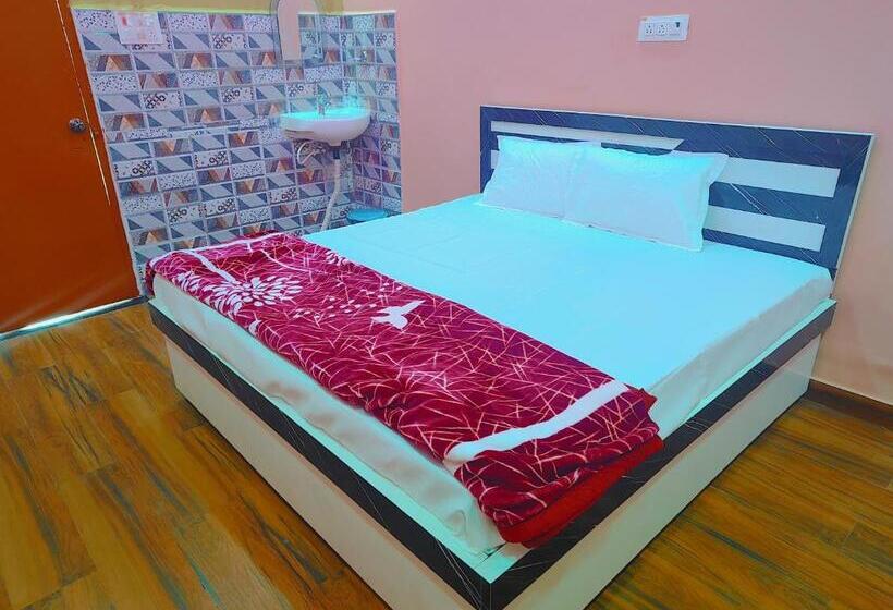 Трехместный Номер Базовый, Ayodhya Residency 5 Min Walking From Ram Janmabhoomi