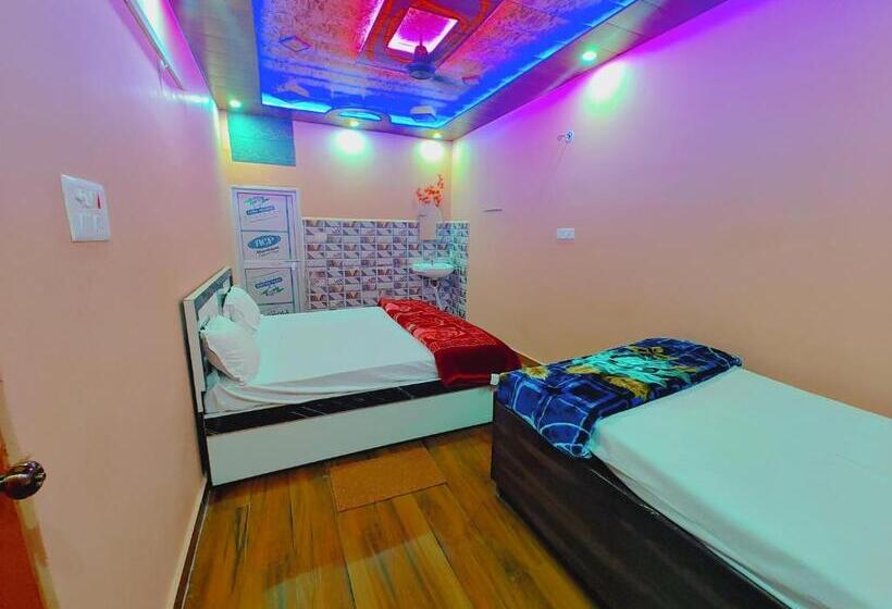 Трехместный Номер Базовый, Ayodhya Residency 5 Min Walking From Ram Janmabhoomi