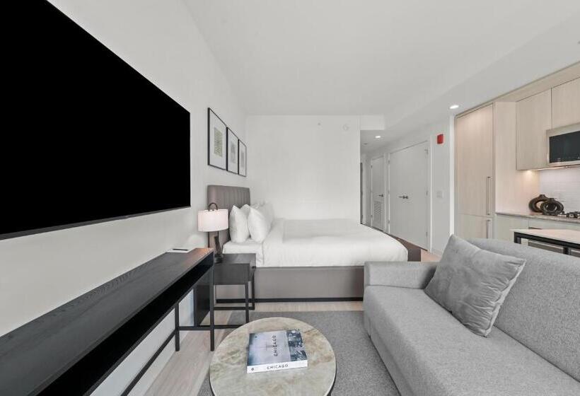 Standard Studio, Level Chicago Fulton Market