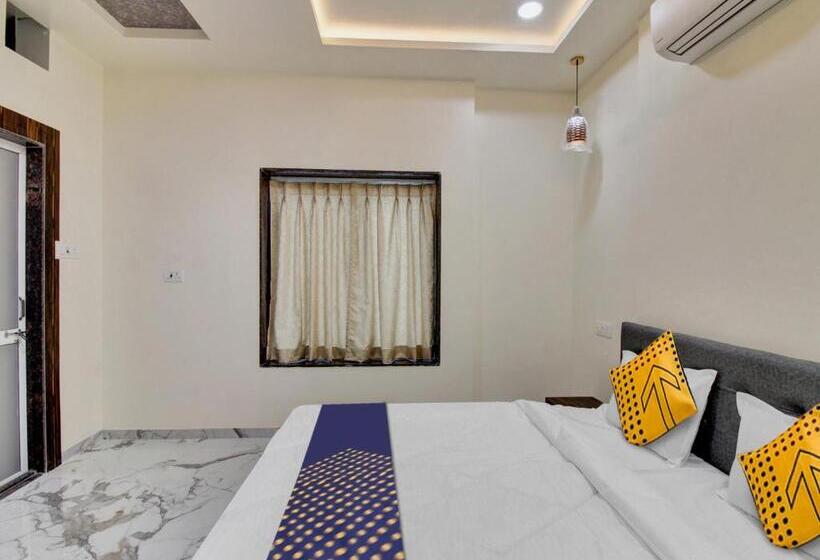 Трехместный Номер Классика, Oyo Hotel Raj Inn