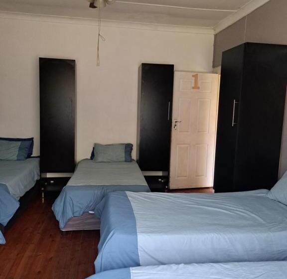 공동 객실, Pmb Backpackers Lodge