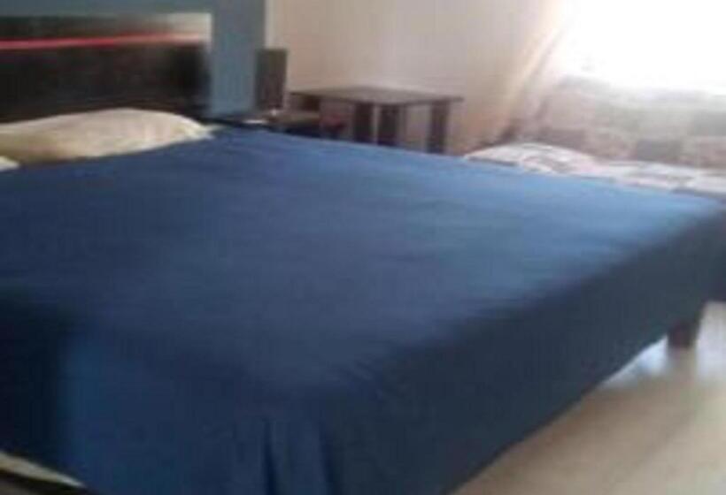 اتاق لوکس با تخت بزرگ, Vithez