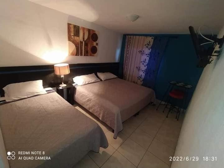 اتاق استاندارد سه نفره, Vithez