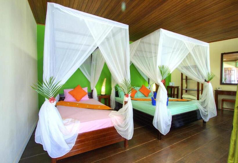 Номер Superior Вид на Море, Bastianos Bunaken Dive Resort