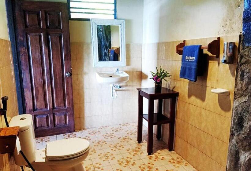 Номер Стандарт Вид на Море, Bastianos Bunaken Dive Resort