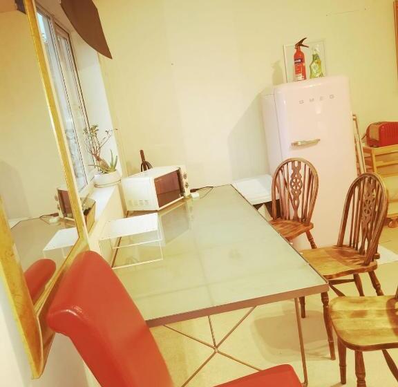 标准工作室, Enfield Lock Business Stay House