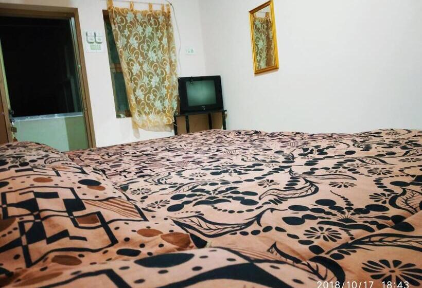 经典四人房间, Suriya Lodge