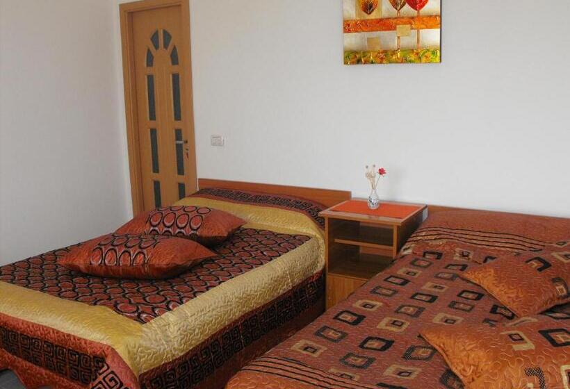اتاق استاندارد سه نفره, Casa Rustica Apart & Rooms
