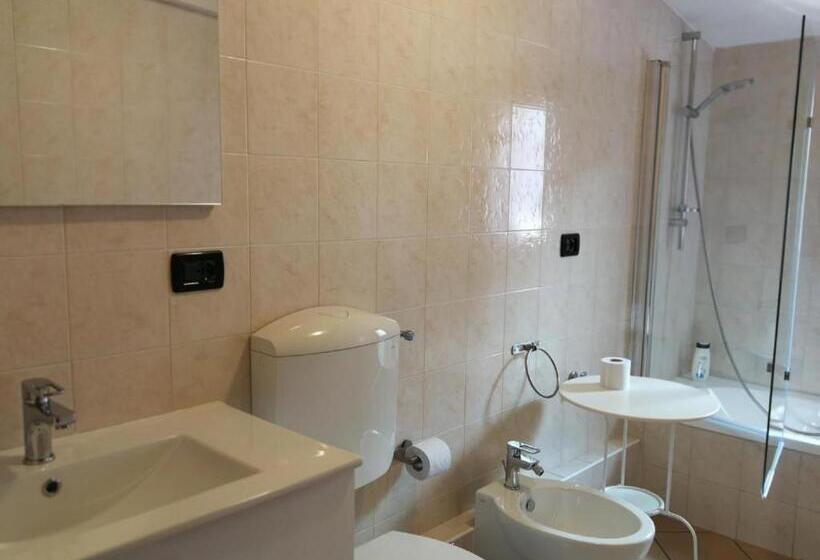 Номер Deluxe, B&b Black&white And Apartments