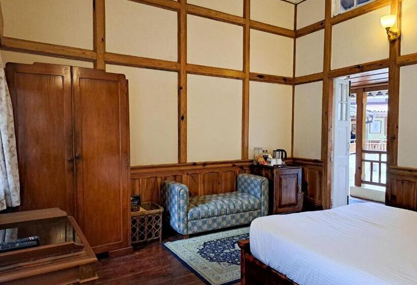 Номер Deluxe, The Heritage Club   Tripura Castle