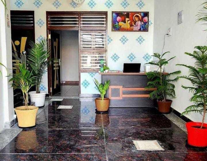 Трехместный Номер Классика, Oyo E Hotel Ansal