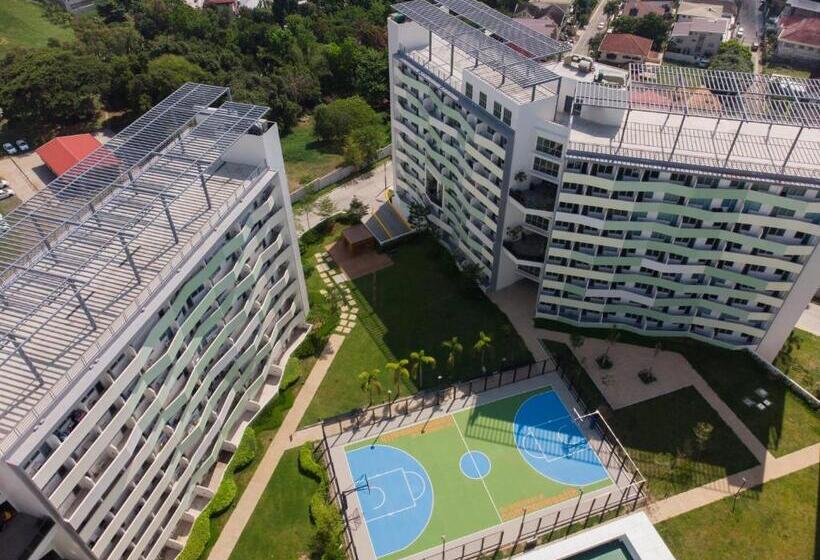 דירה בת חדר שינה 1 עם מרפסת, The Residences At Commonwealth Roxas East