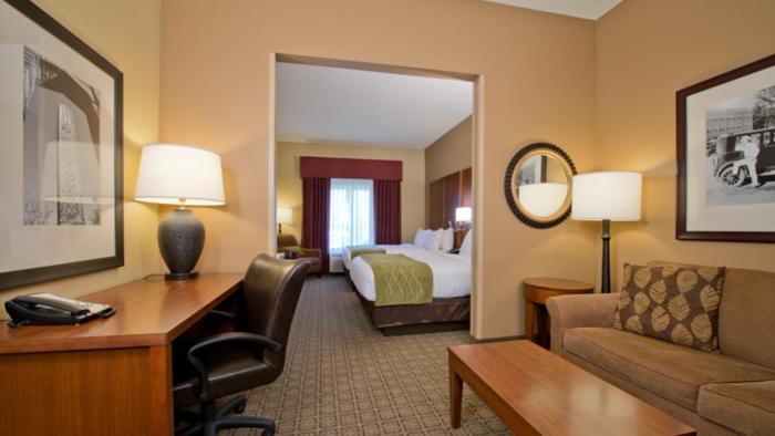 Номер Стандарт, Russell Inn And Suites