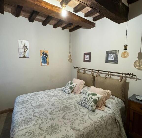 Номер Стандарт, Sforza House