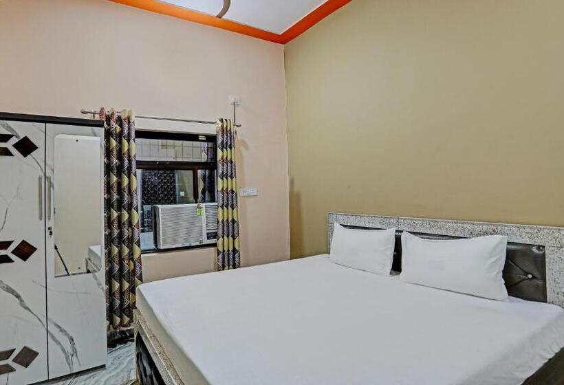 トリプルクラシックルーム, Oyo Mayur Hotel & Guest House