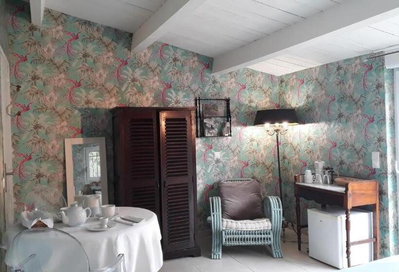 اتاق استاندارد با چشم‌انداز دریا, Chambre Bed And Breakfast Dans La Villa Cypra