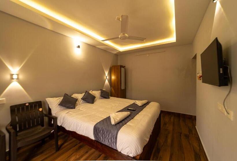 اتاق استاندارد سه نفره, Lax Residency, White Town, Pondicherry