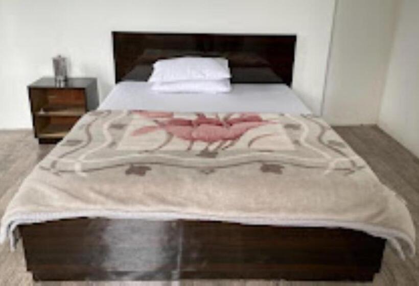 标准间, The Golden Nest Home Stay , Rongli