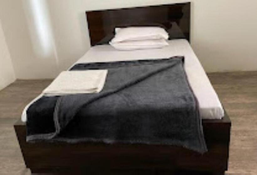 标准间, The Golden Nest Home Stay , Rongli