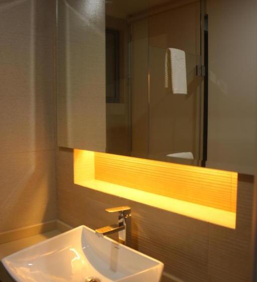 Люкс, Kew Hotel Tagbilaran