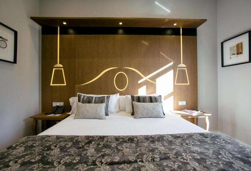 إستديو قياسى مزود بشرفة, Legazpi Doce Rooms & Suites