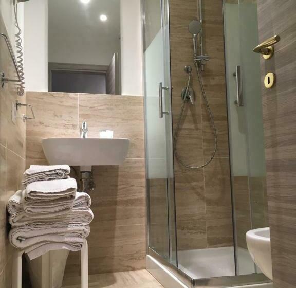 اتاق ساده سه‌ نفره, Relais La Corte Dei Cavalieri