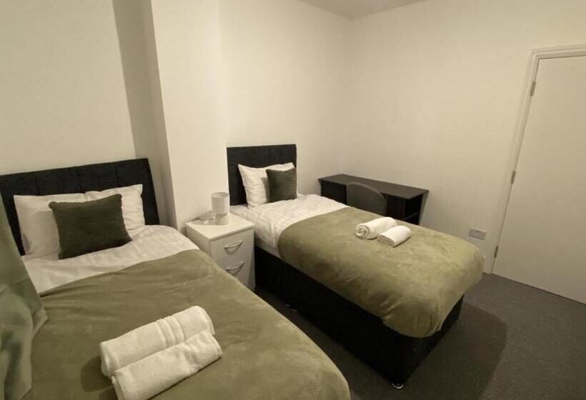 Номер Стандарт, Cosy 3bd Guesthouse. Private Bathrooms