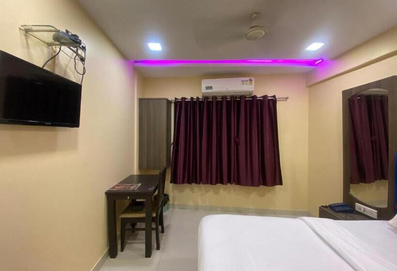 Номер Deluxe, Royal Grand   Near Mumbai International Airport