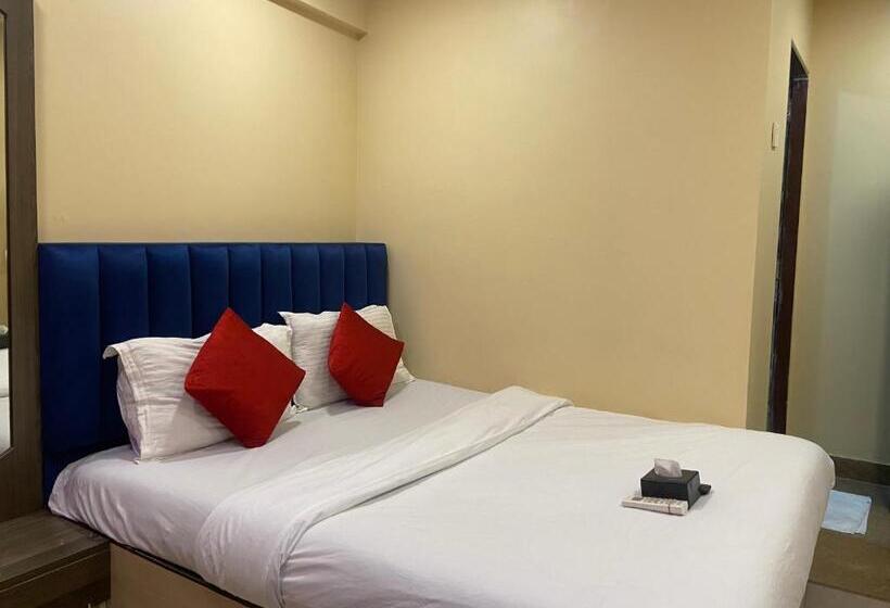 Номер Deluxe, Royal Grand   Near Mumbai International Airport