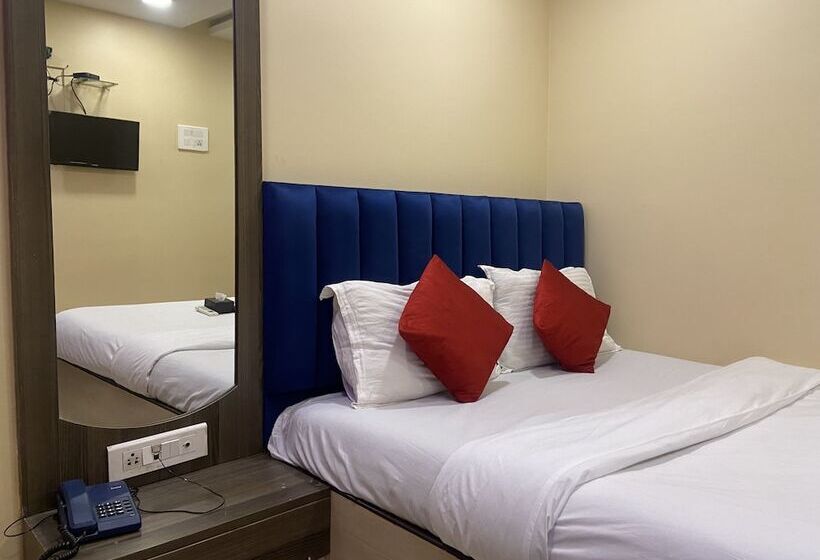 Номер Deluxe, Royal Grand   Near Mumbai International Airport