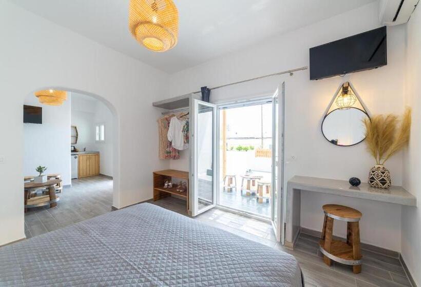 Номер Deluxe, Athiri Luxury Suites