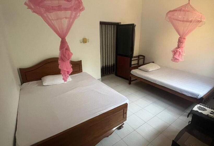 Кровать в Общей Комнате, Feel Like Home Anuradhapura
