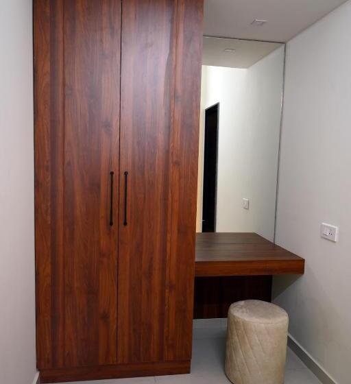 Quarto deluxe, Dwaraka Residency