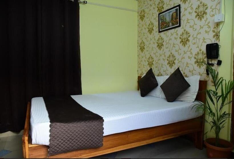 اتاق لوکس, Rowdralaya Residency