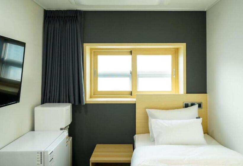 标准单人间, The Stay Hue Myeongdong