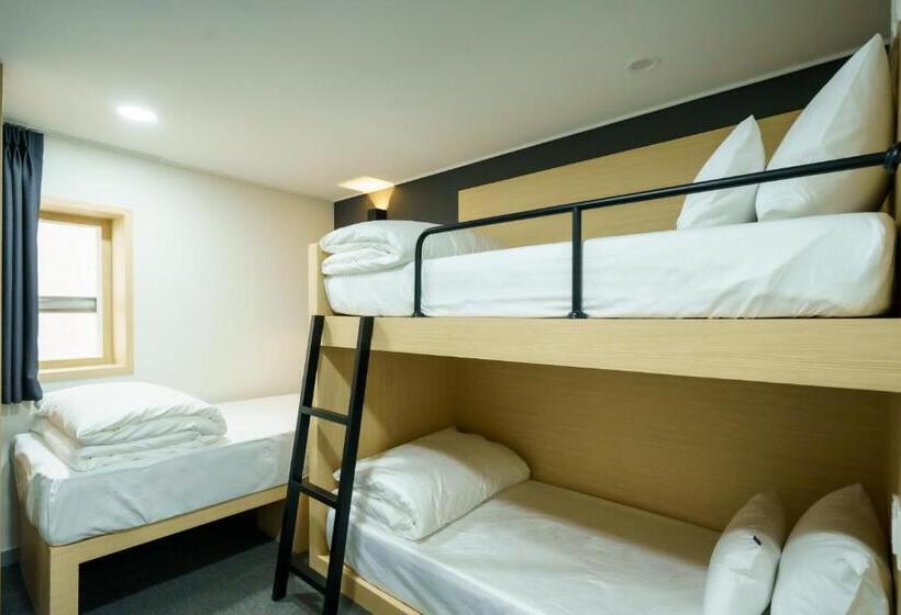 标准三人间, The Stay Hue Myeongdong