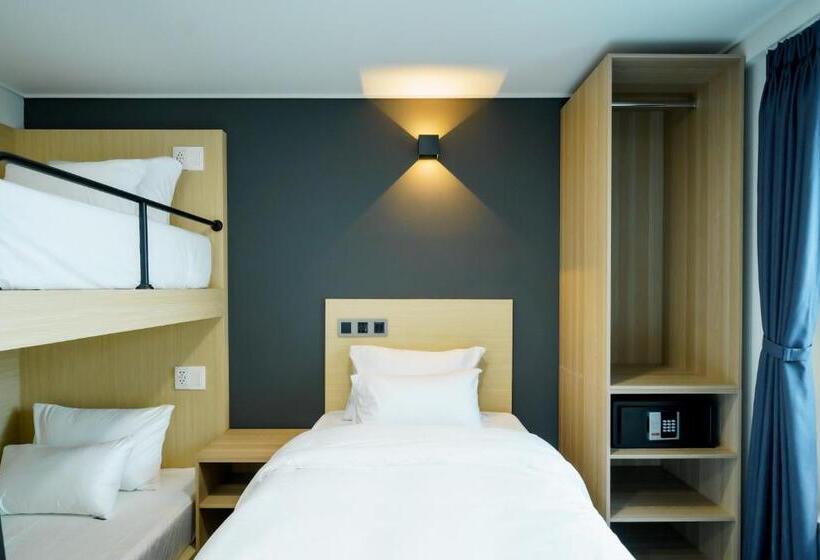 标准三人间, The Stay Hue Myeongdong