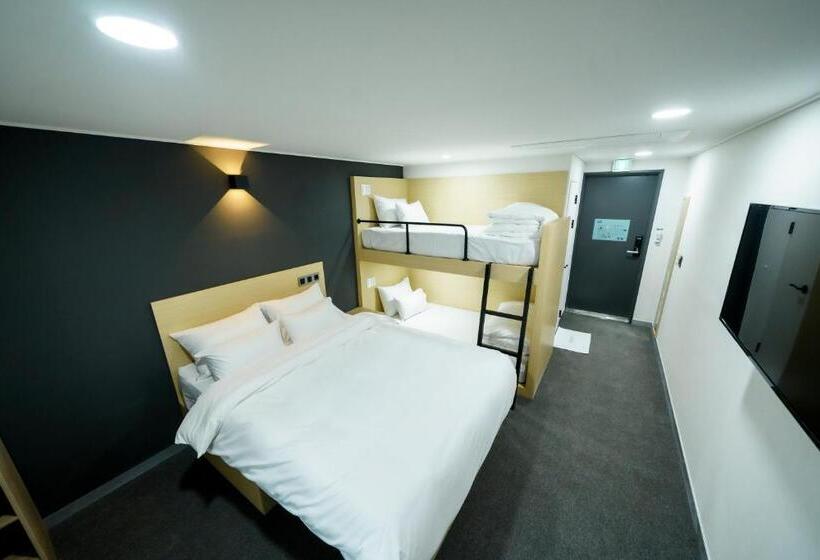 家庭间, The Stay Hue Myeongdong