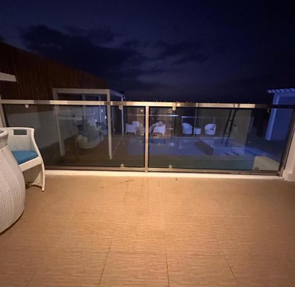 Семейный Номер, Casa Del Beach House