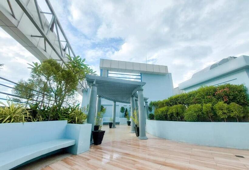标准工作室带阳台, Loop Spacious Studio Unit