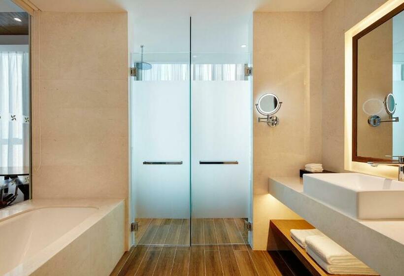 Номер Deluxe, Four Points By Sheraton Changchun, Hitech Zone