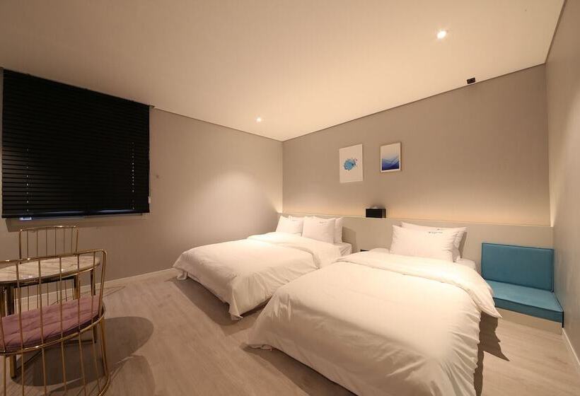 Номер Deluxe, Leesundeok