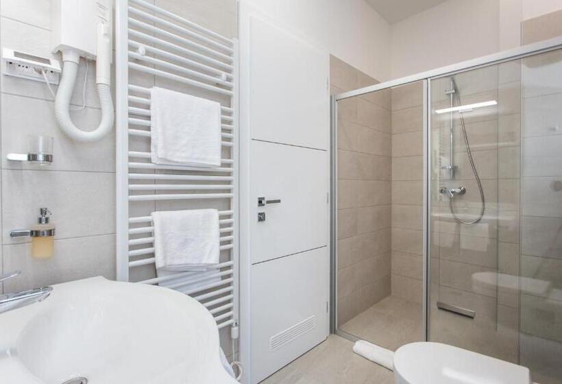 Номер Стандарт, Klarisa Palace Rooms
