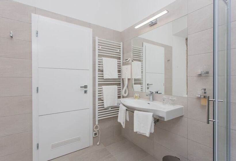 Номер Deluxe, Klarisa Palace Rooms