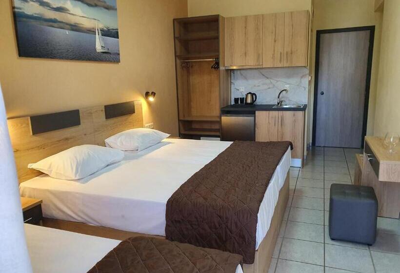Трехместный Номер Deluxe, Calypso Beach