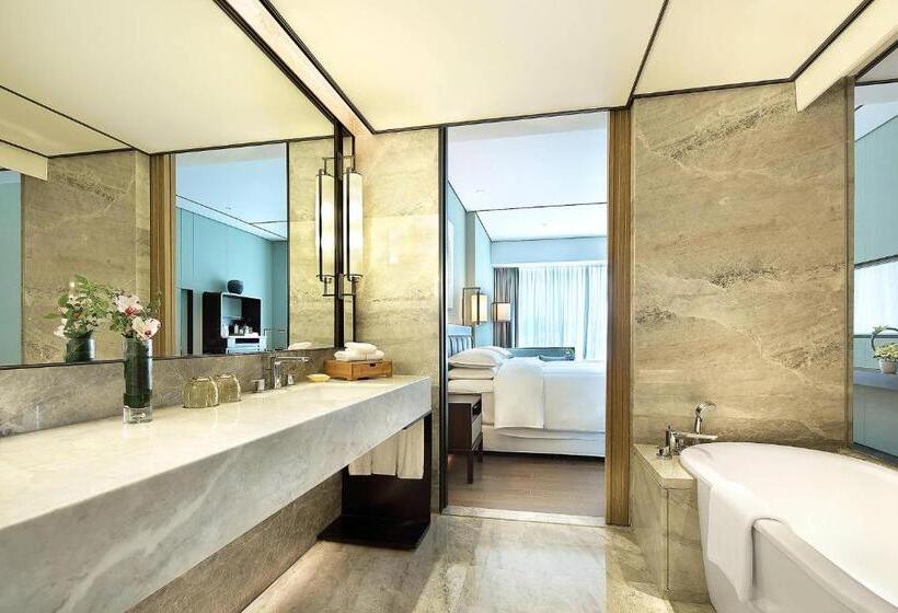 Номер Клуб Кровать Кинг, Sheraton Grand Hangzhou Binjiang