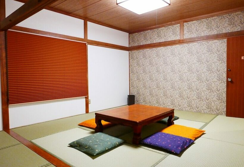 Номер Economy, K S House Fuji View   Travelers Hostel